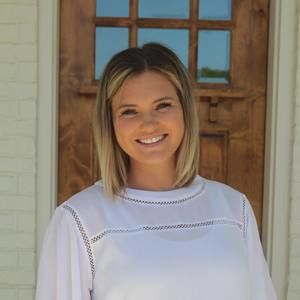 Meet your Posher, Courtney